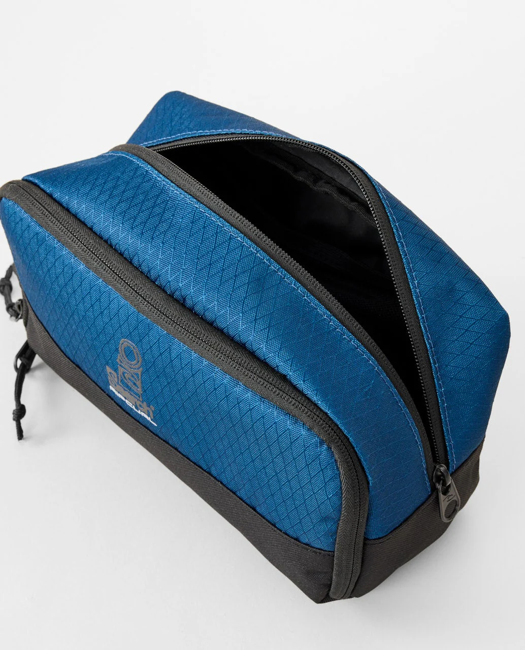 Groom Search Ref Toiletry Bag - Image 9
