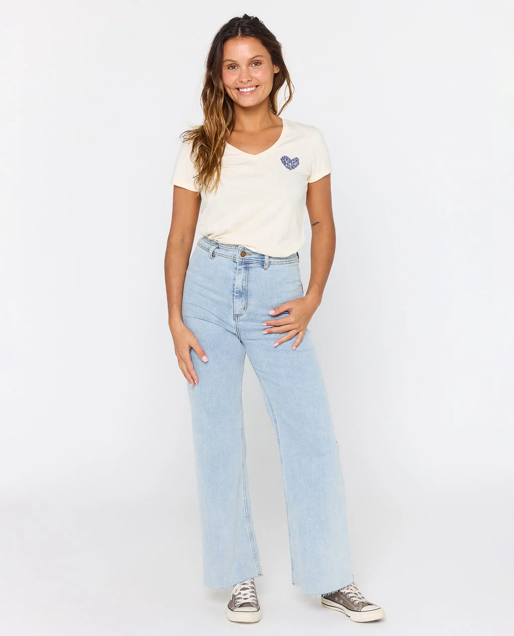 Heart V neck Tee - Image 4