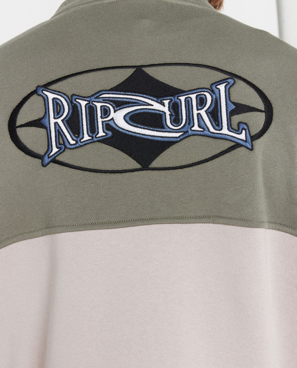 Heritage Oval 1/4 Zip Crew - Image 5