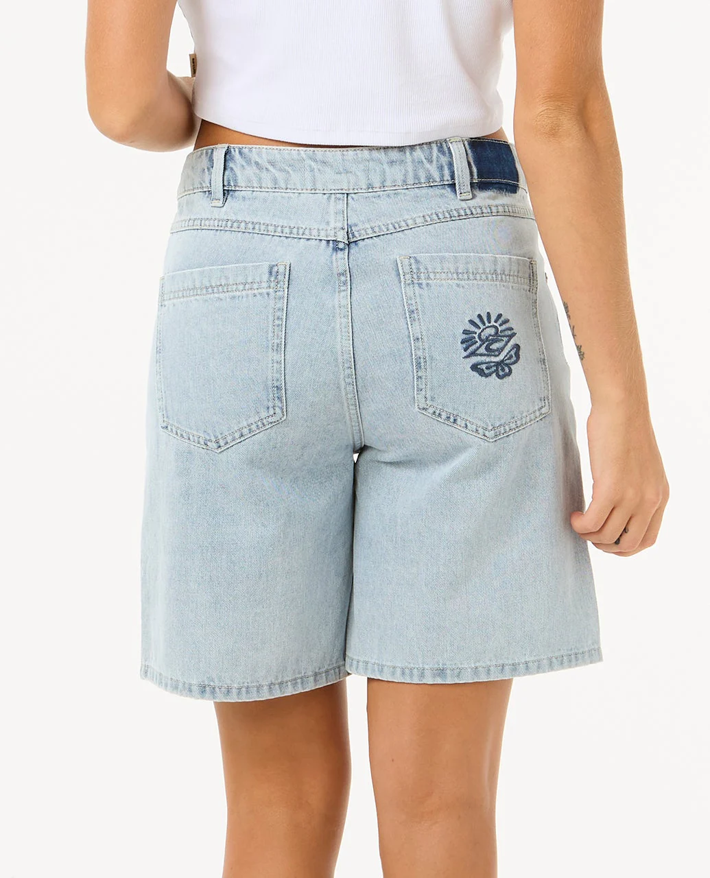 Las Dalias Relaxed Denim Short - Image 3