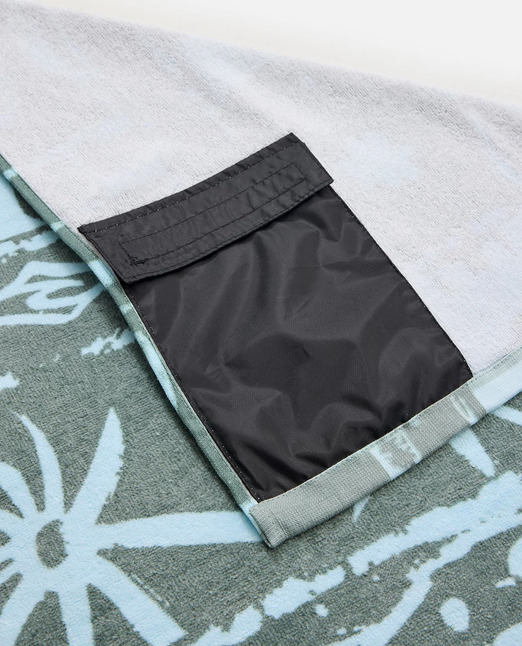 Sunstash Beach Towel - Image 5