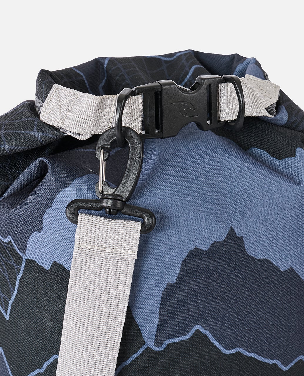 Surf Series 20L Barrel Bag - Image 5