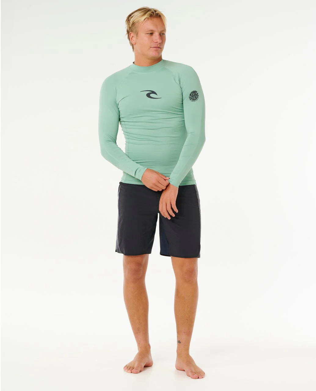 Waves UPF50 Performance Long Sleeve Rash Vest - Image 4