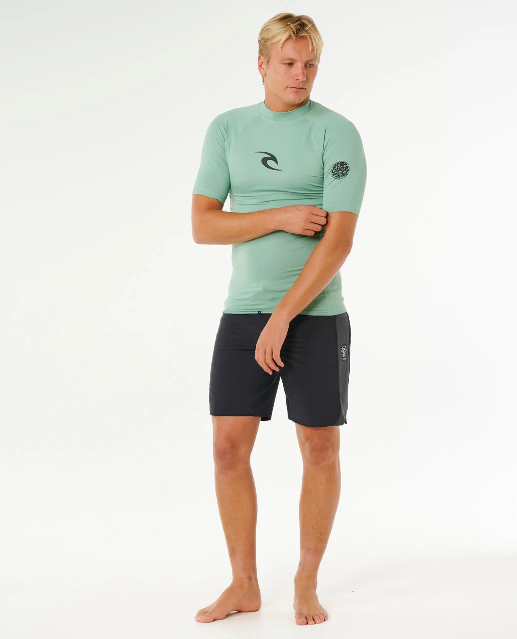 Waves UPF50 Performance Short Sleeve Rash Vest - Image 4