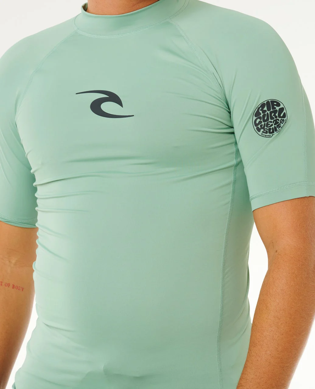 Waves UPF50 Performance Short Sleeve Rash Vest - Image 5